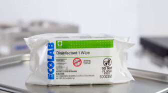 Ecolab's 100% plastic-free wipe for healthcare settings.